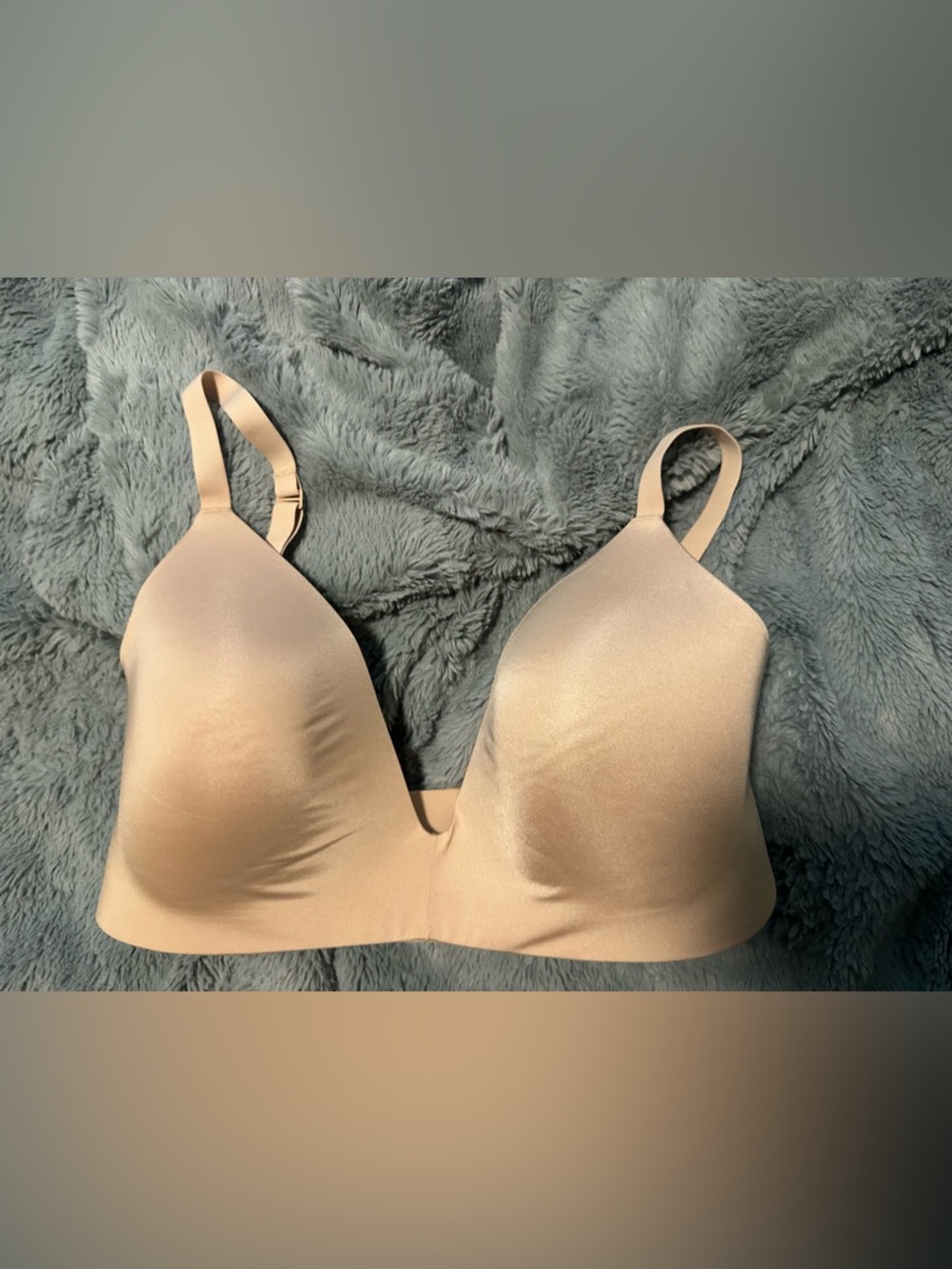 SKIMS Nude Seamless plunge bra